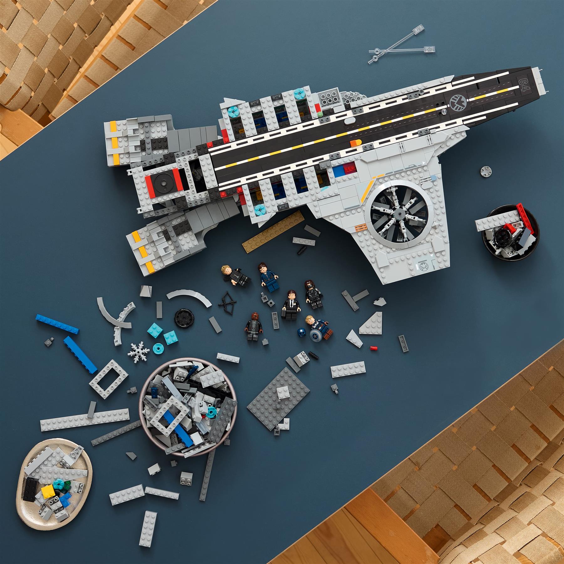 LEGO Marvel S.H.I.E.L.D. Helicarrier 76354
