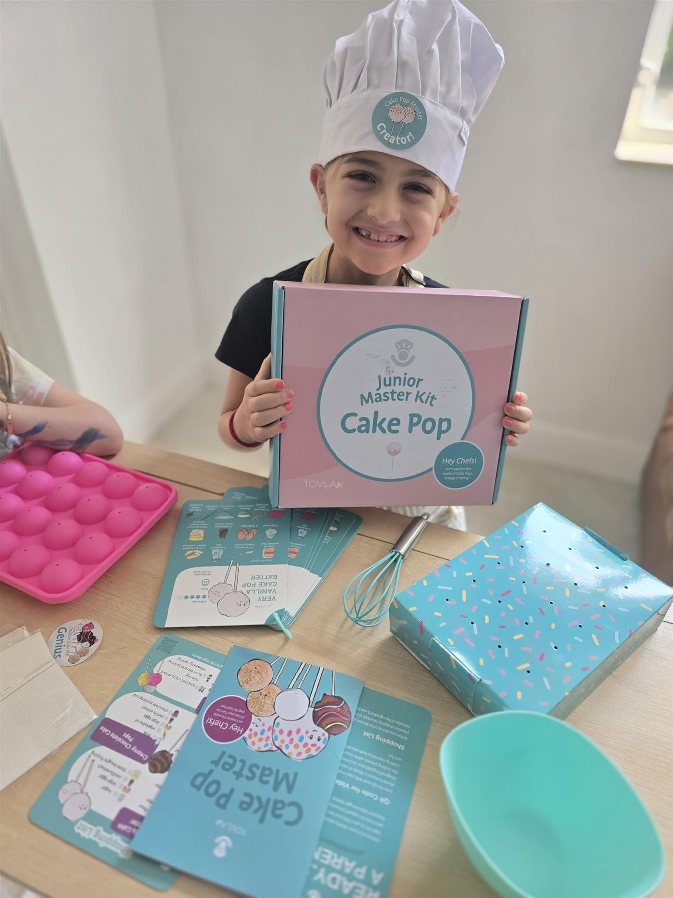 Tovla Jr. Ultimate Cake Pop Making Kit