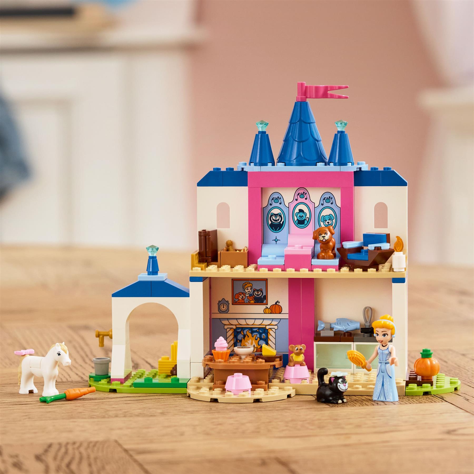 LEGO Disney Cinderella Animal Friends Castle 43283