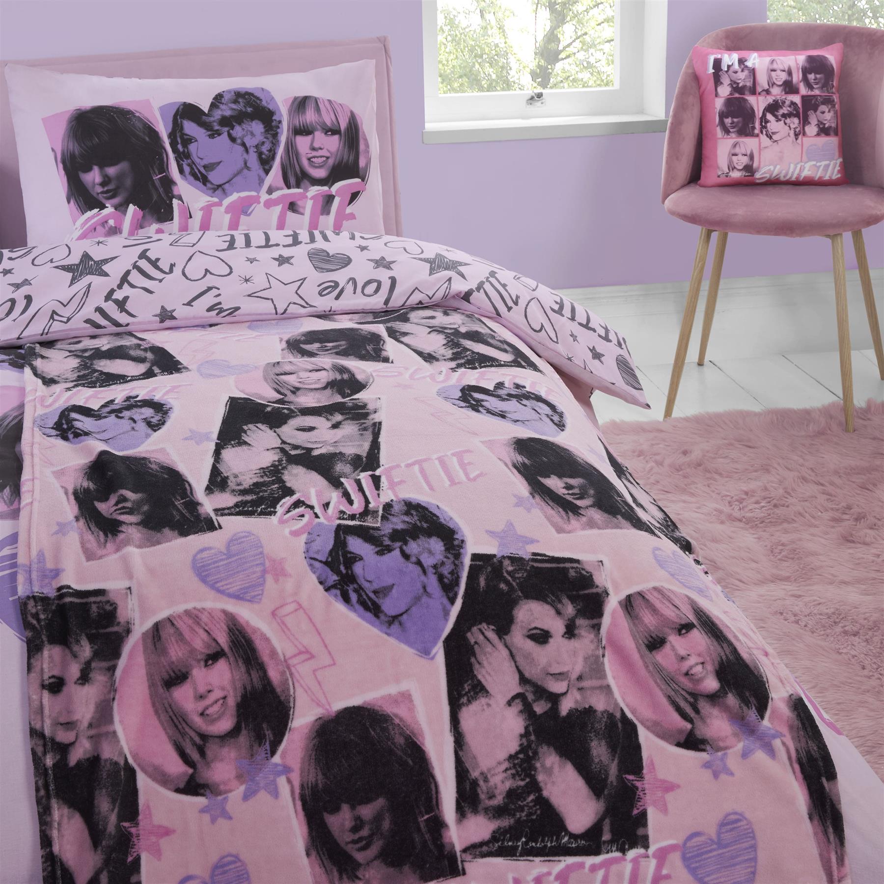 Celebrity Icons Fleece Blanket