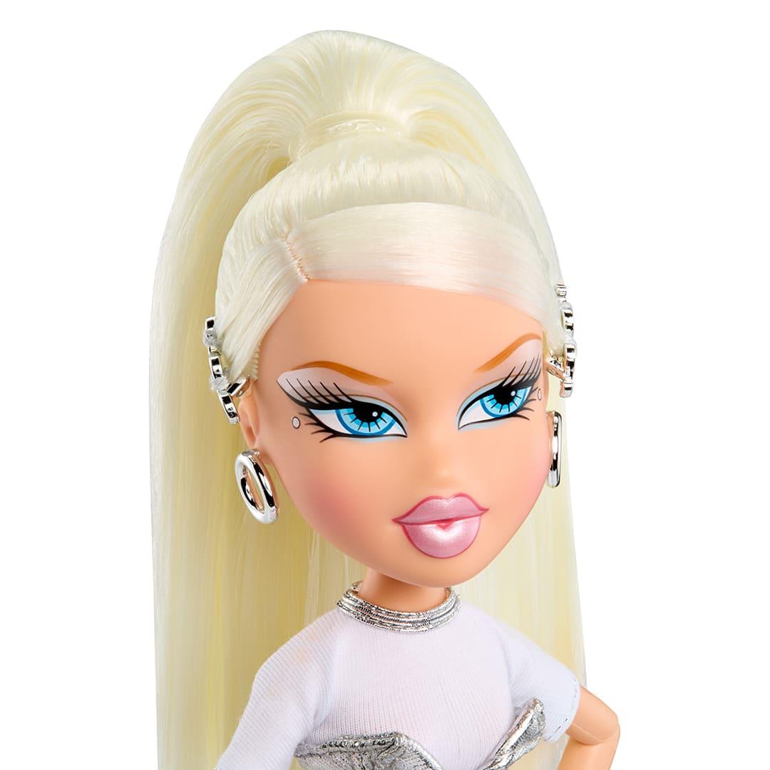 Bratz Stylin' Charmz Doll - Chloe