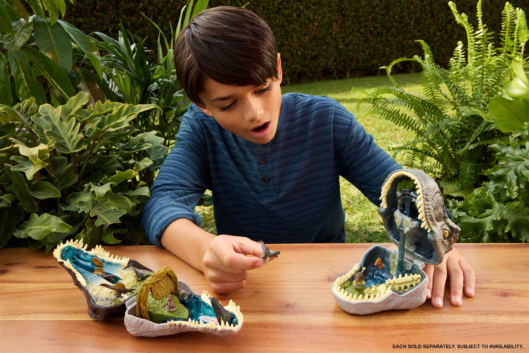 Jurassic World Rebirth Micro Adventure Tyrannosaurus Rex Head Playset