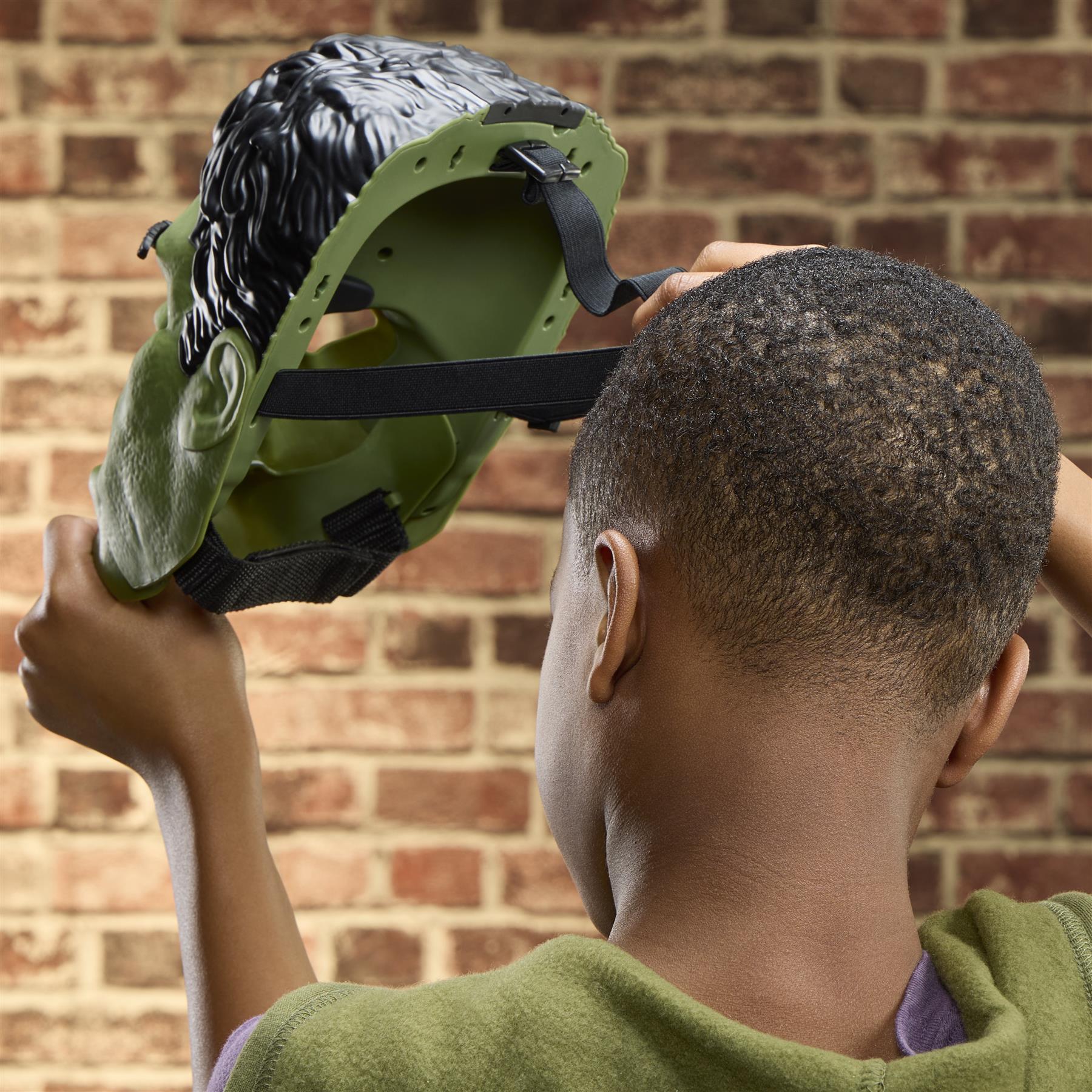 Marvel Studios Spider-Man: Brand New Day Savage Hulk Talk’n Electronic Mask