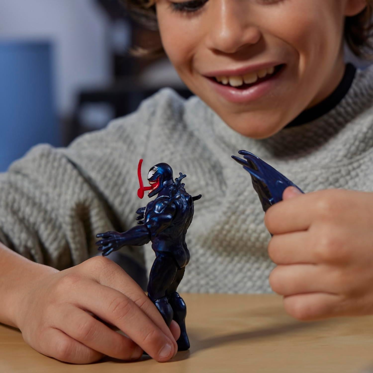 Marvel Spider-Man VenomVersus Epic World of Action Deluxe Figure - Venom