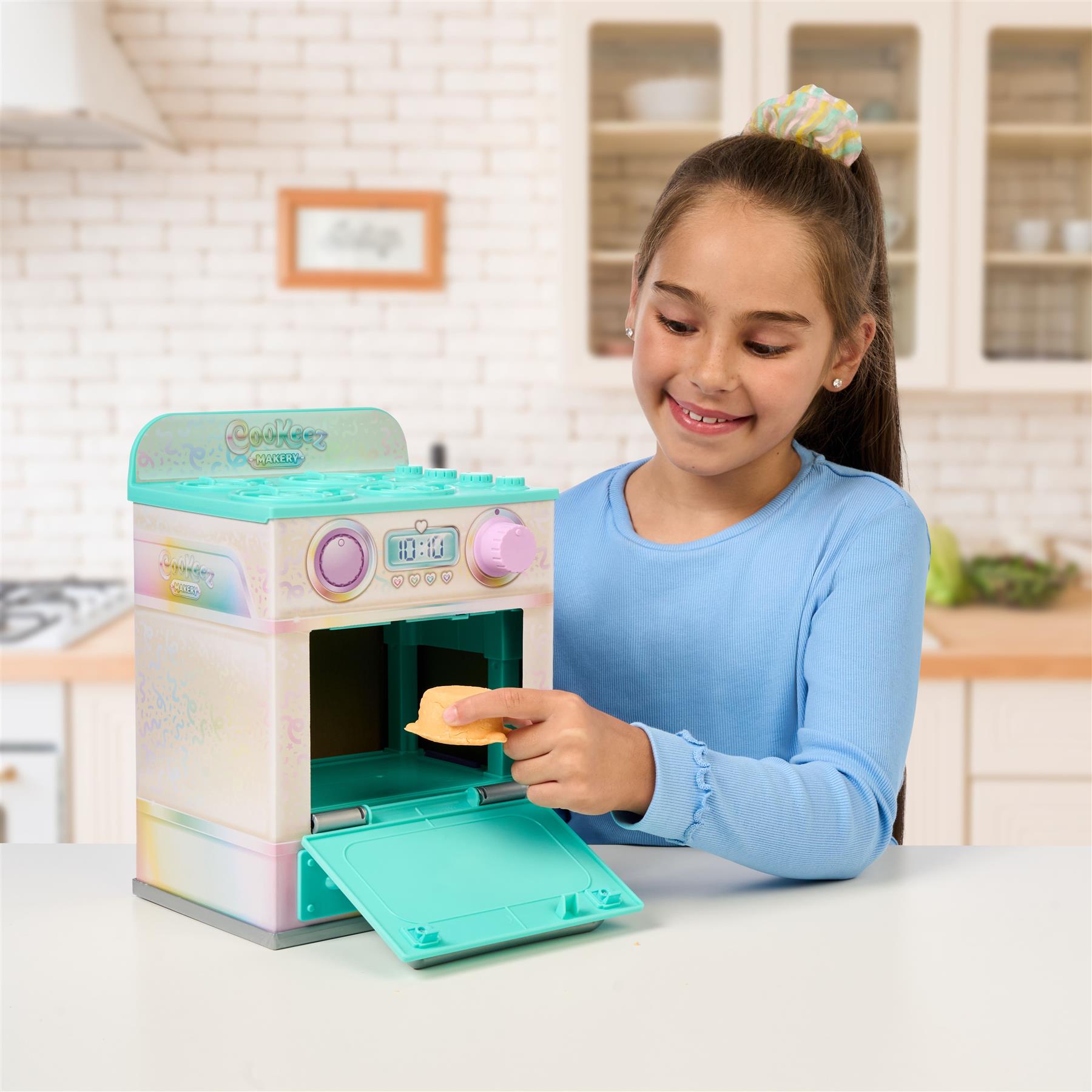 Cookeez Makery Party Treatz Oven Playset