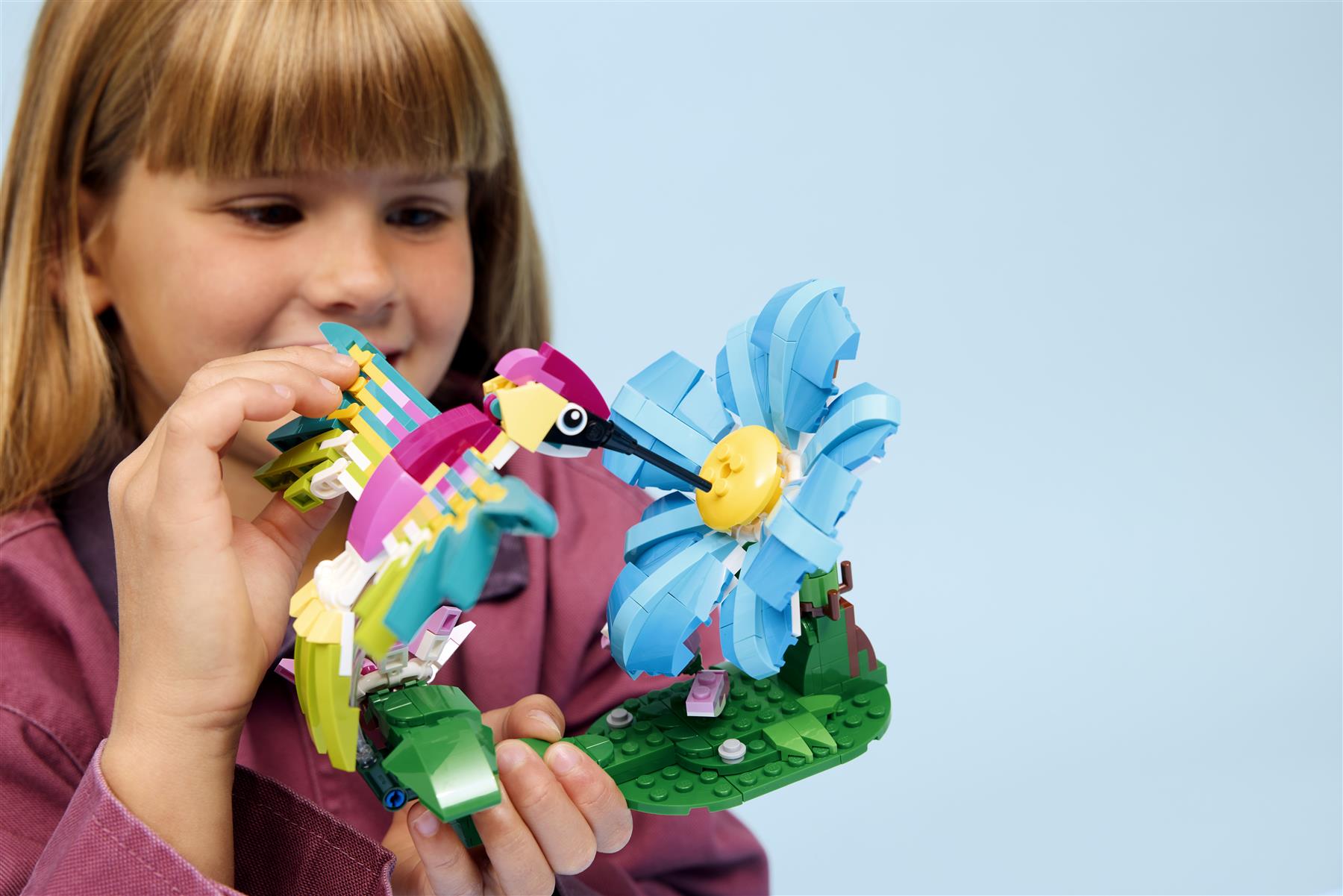 LEGO Creator 3-in-1 Wild Animals Colourful Hummingbird 31384