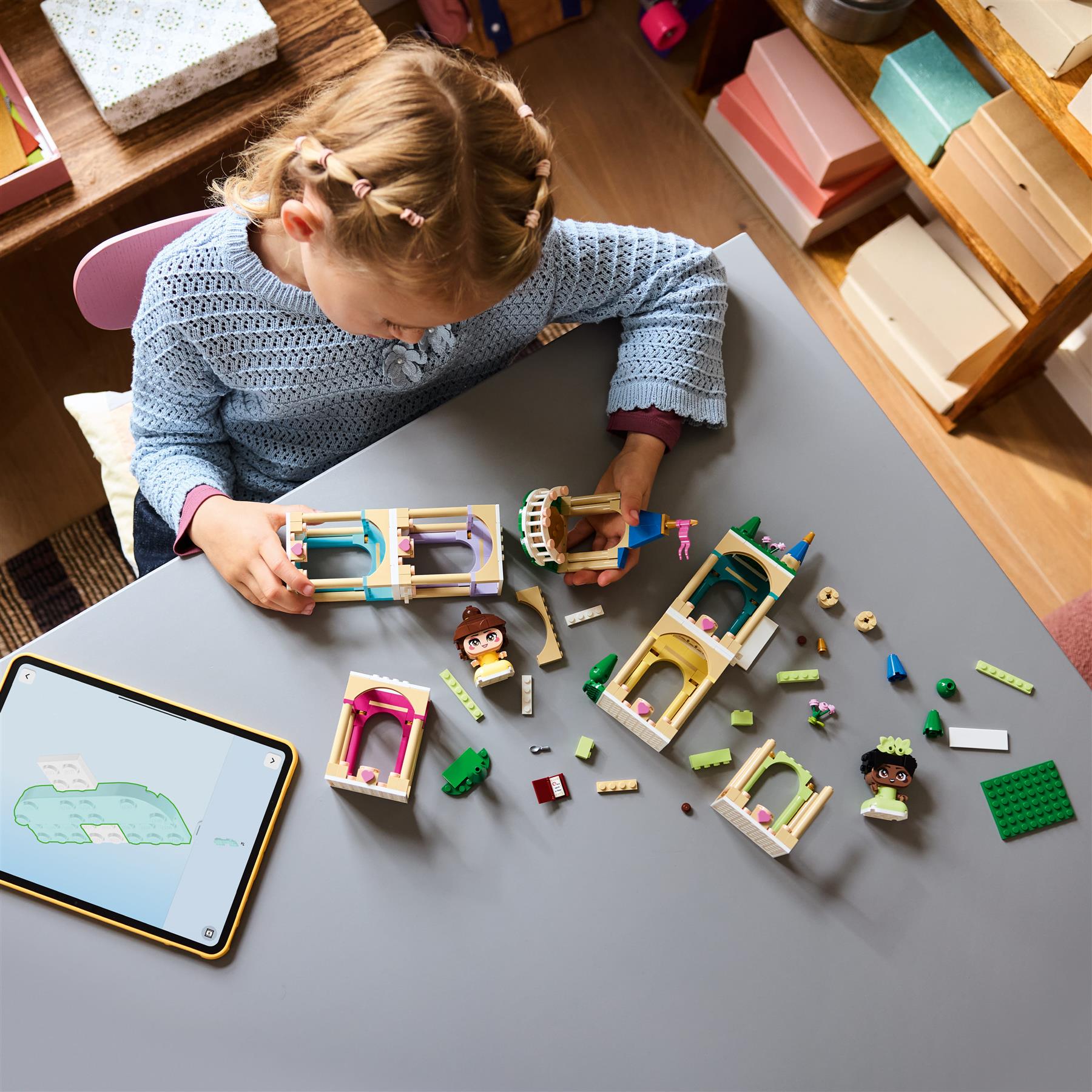 LEGO Disney Princess Mini Belle & Tiana with Castle 43291