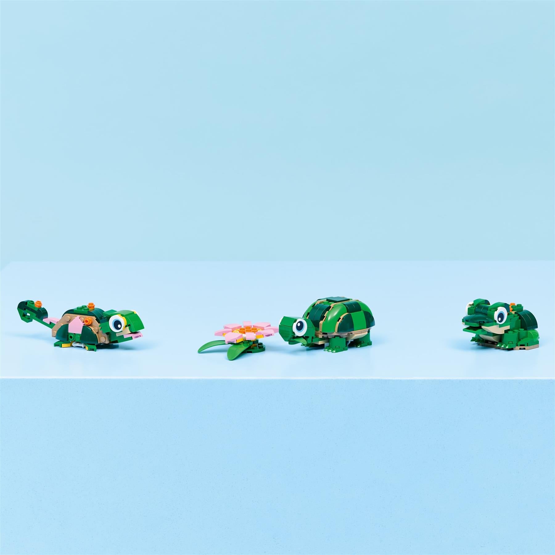LEGO Creator 3in1 Turtle with a Water Lily Flower 31377