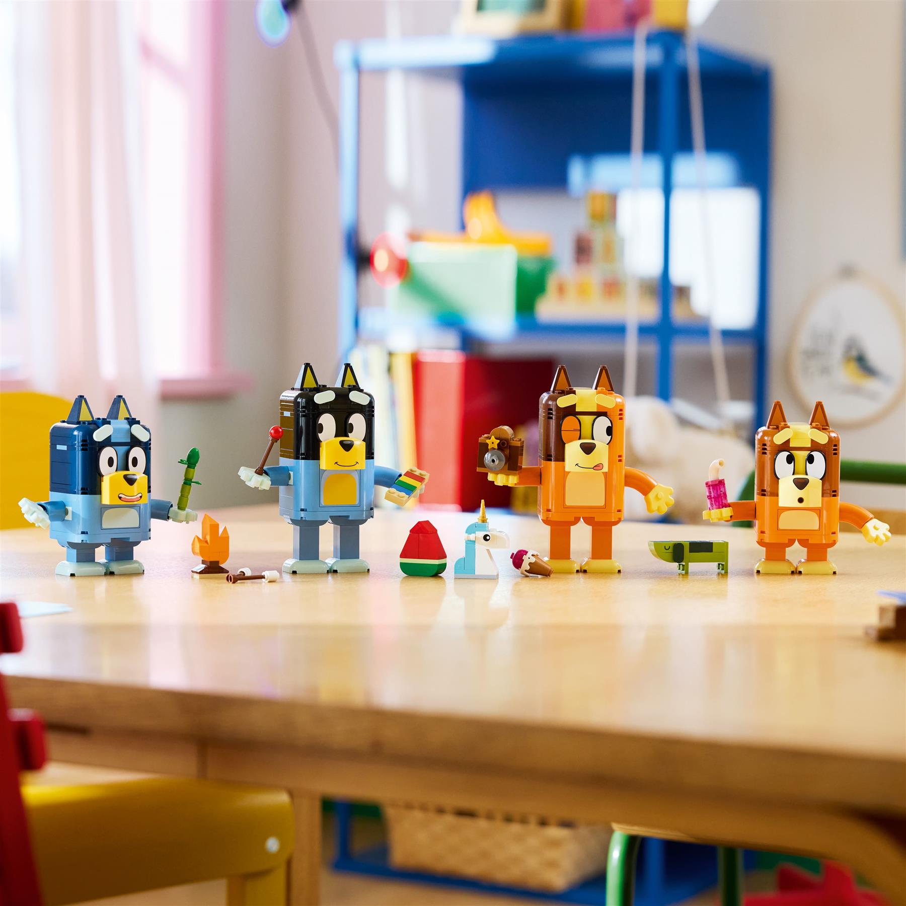 LEGO Bluey Brick-Built Bluey Family 11217