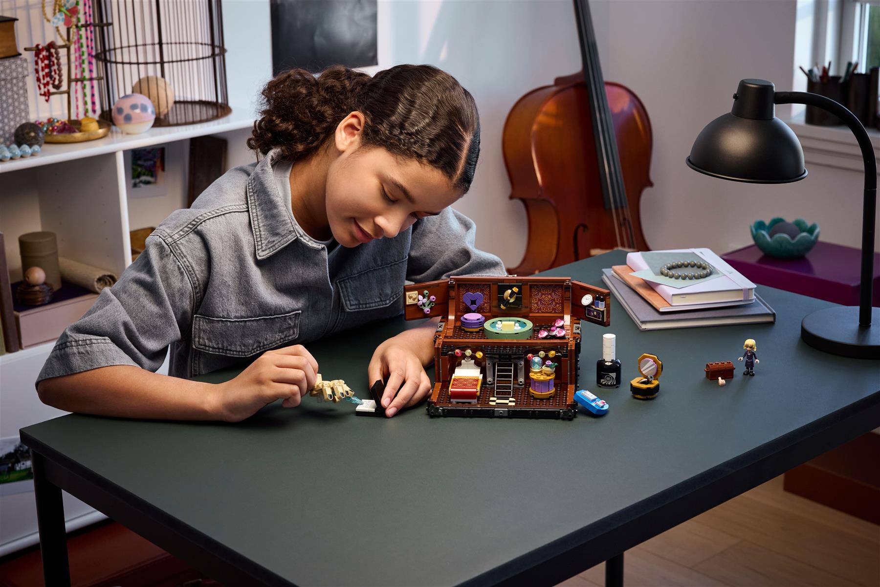 LEGO  Wednesday - Things Apartment 76785