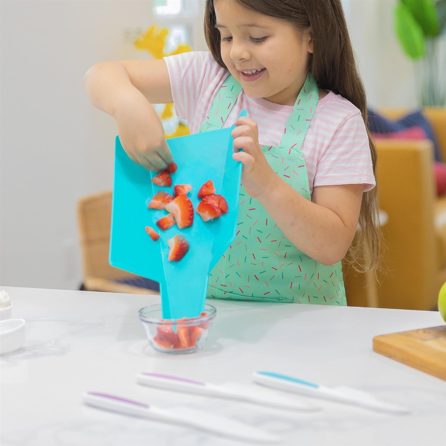 Tovla Jr. Premium Nylon Knives & Foldable Cutting Board Set