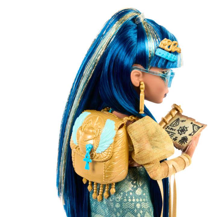 Monster High Cleo De Nile Fashion Doll with Pet Cobra Hissette