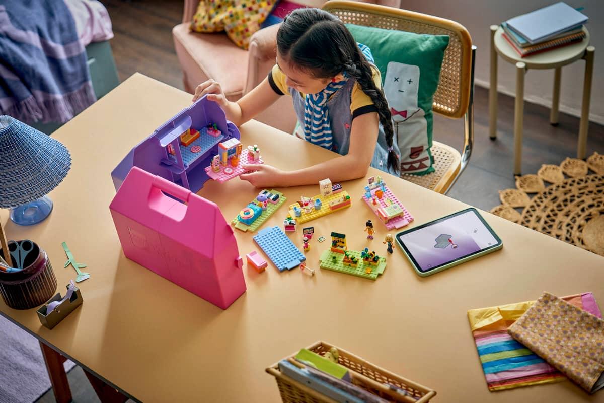 LEGO Friends Creative Dollhouse Suitcase 42697