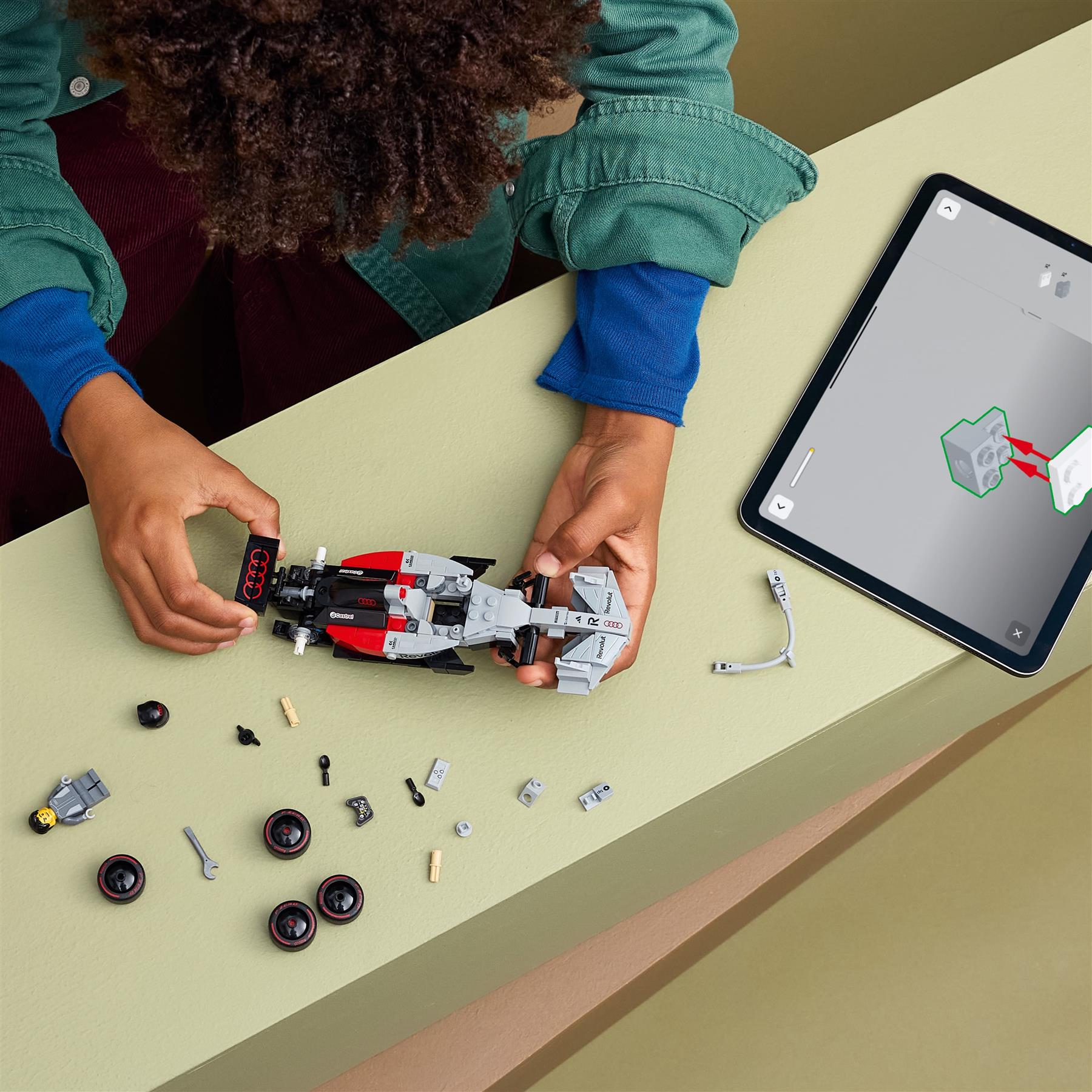 LEGO Speed Champions Audi Revolut F1 Team R26 Race Car 77259