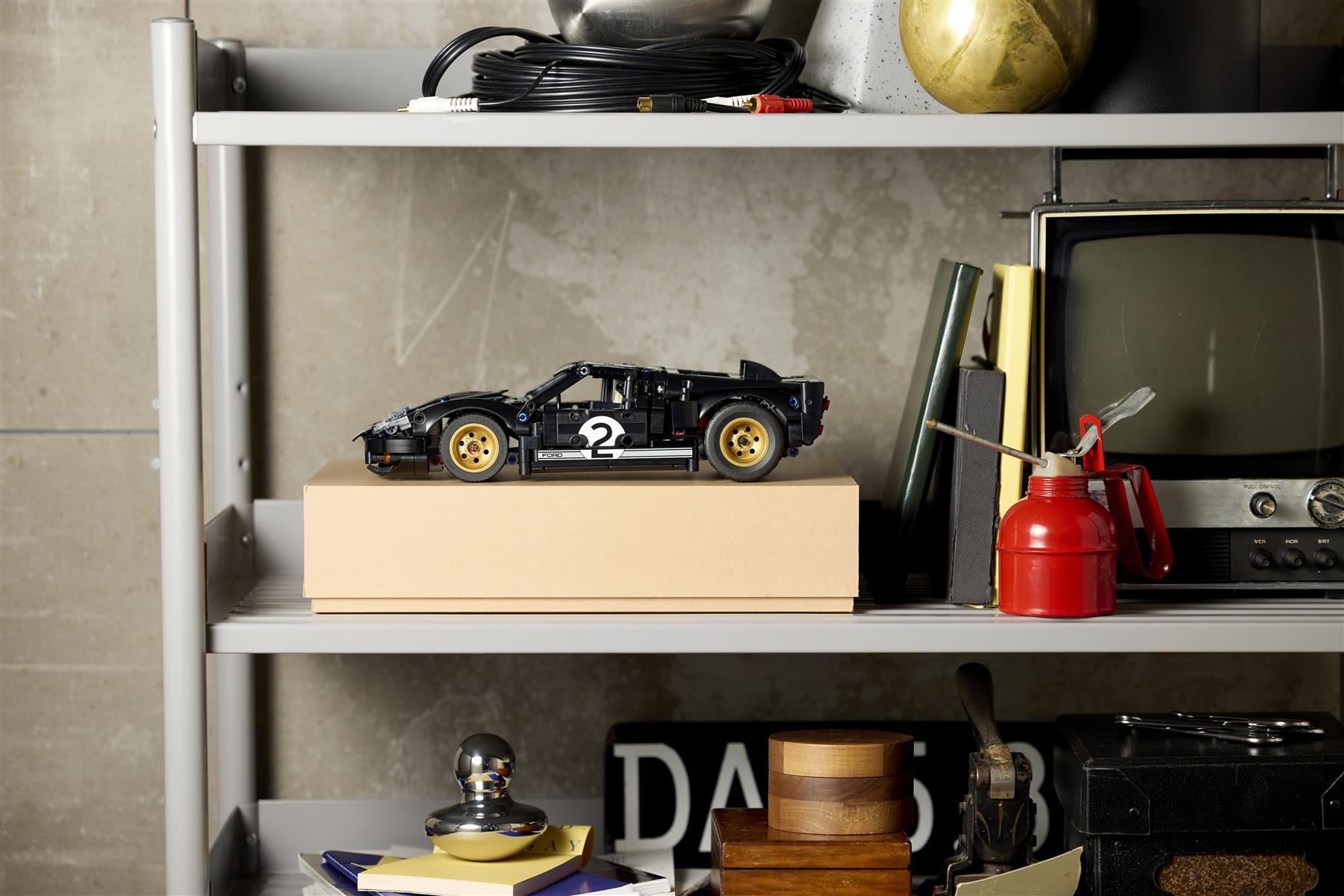 LEGO Technic 1966 Ford G T40 MKII Race Car 42223