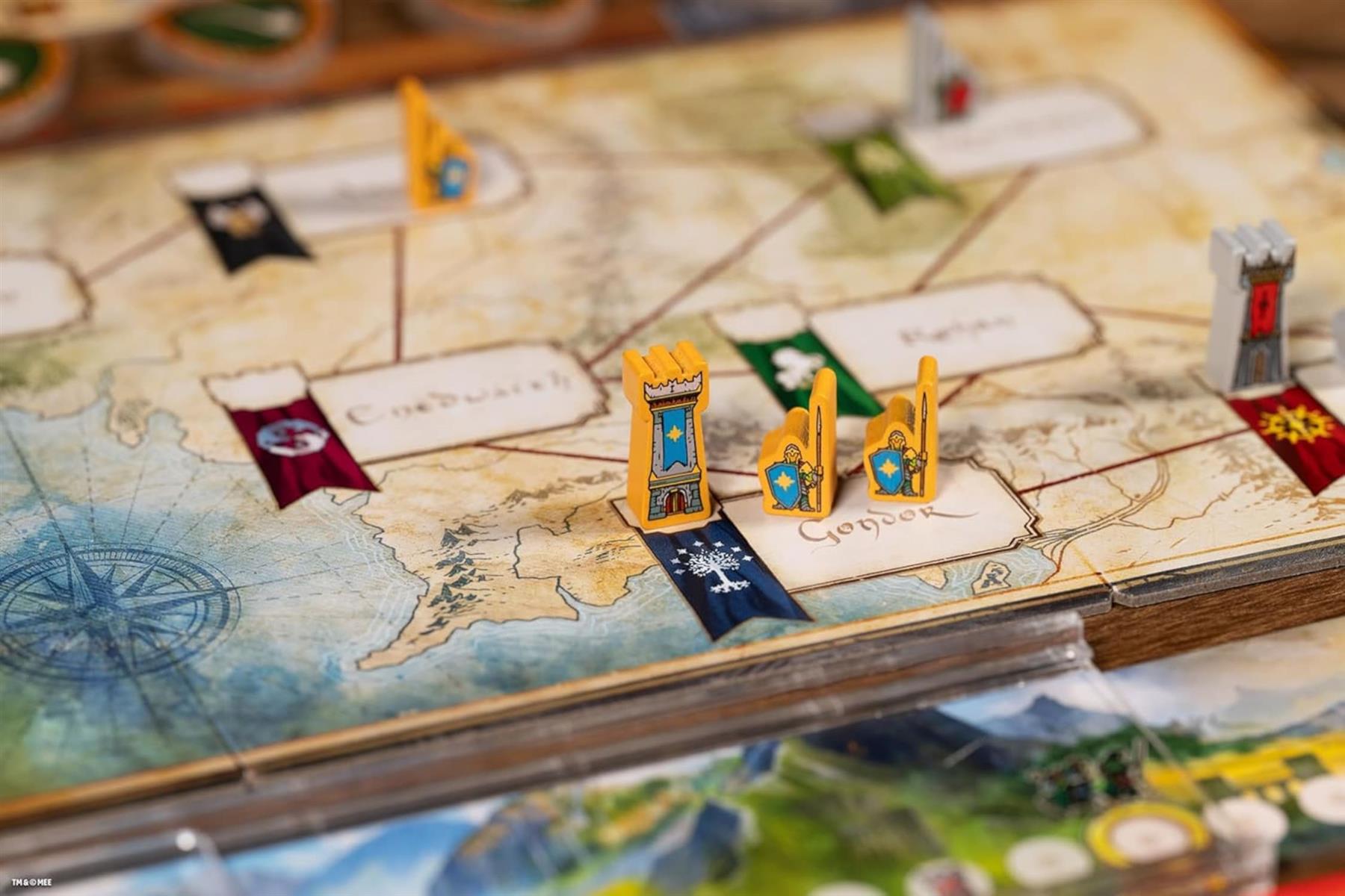 The Lord of the Rings: Duel for Middle - Earth Board Game