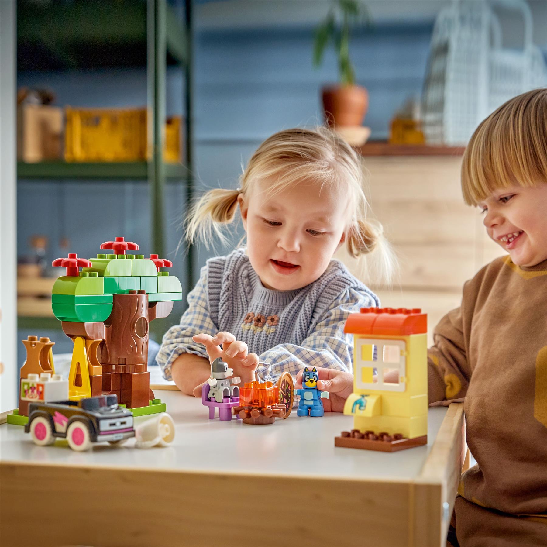 LEGO Duplo Pizza Girls with Muffin and Bluey 10469