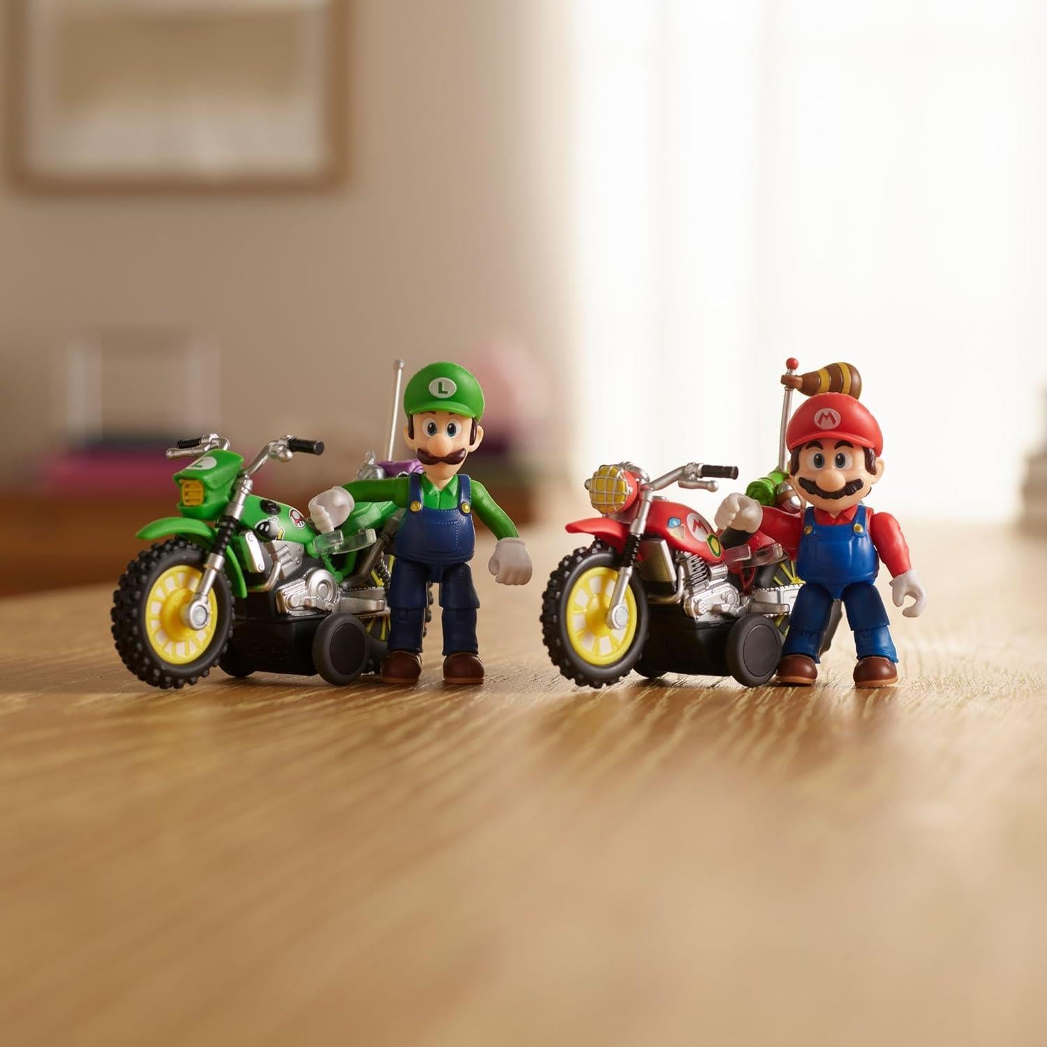Super Mario 2.5 Inch Figure with Pull Back Motorcycle – Luigi