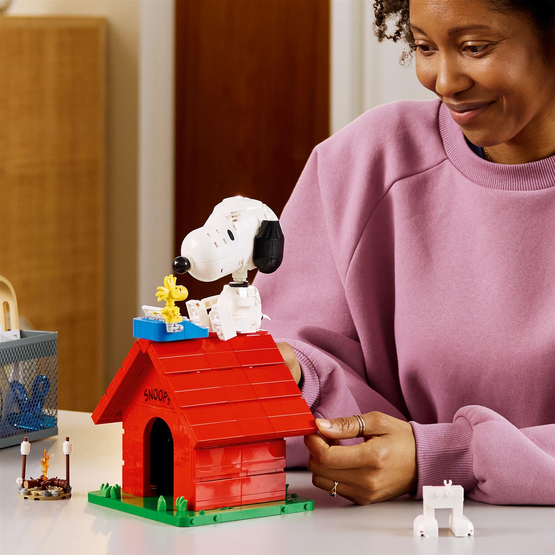 LEGO Ideas Peanuts: Snoopy's Doghouse 21368