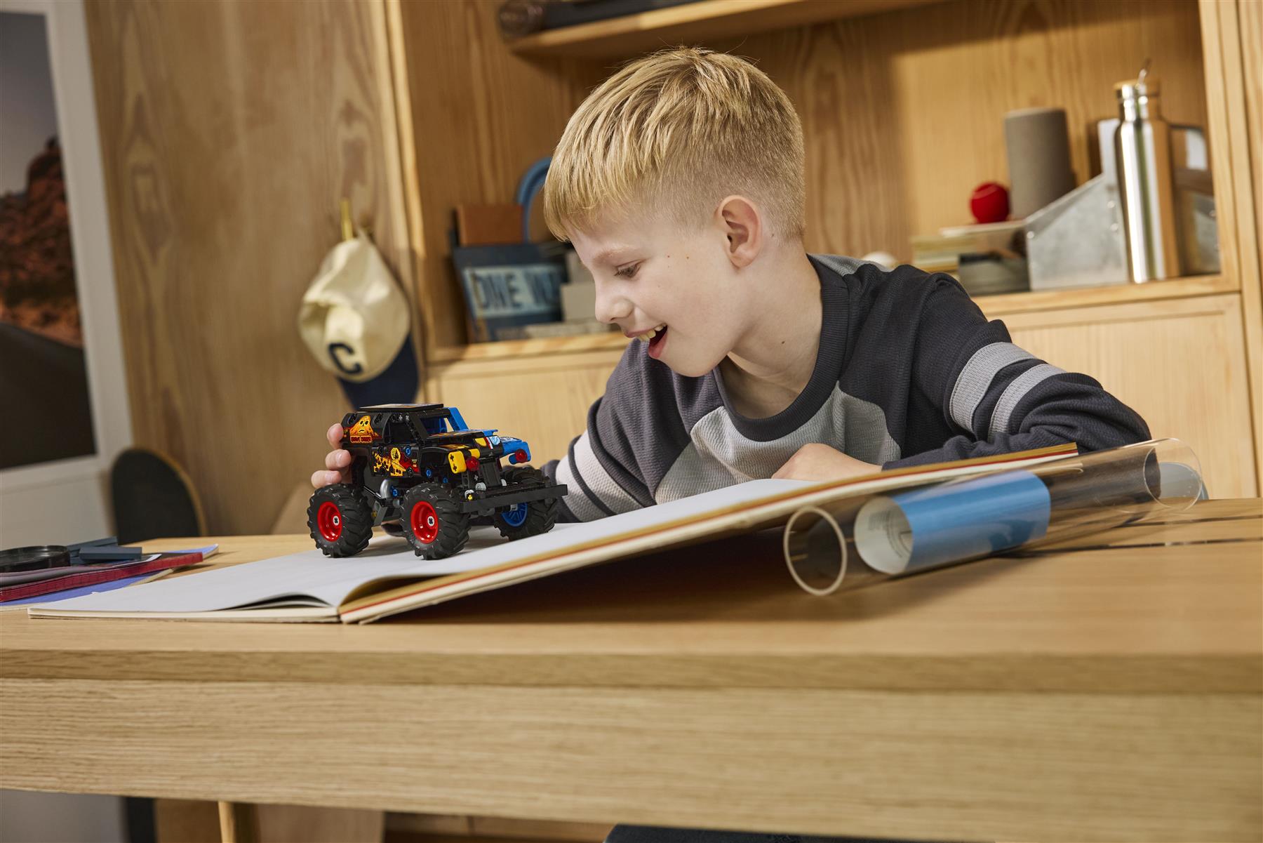 LEGO Monster Jam Grave Digger Fire and Ice 42219