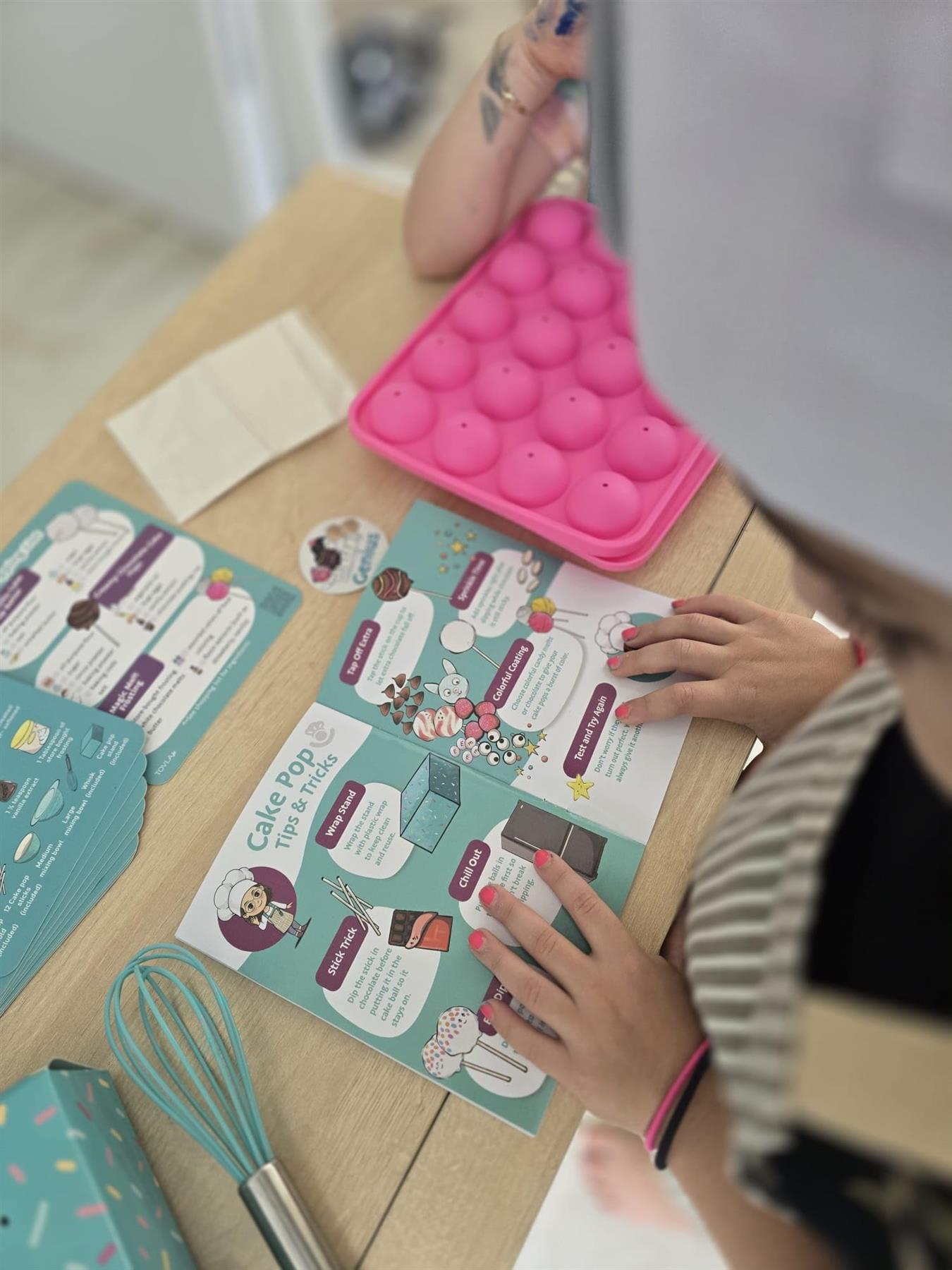 Tovla Jr. Ultimate Cake Pop Making Kit
